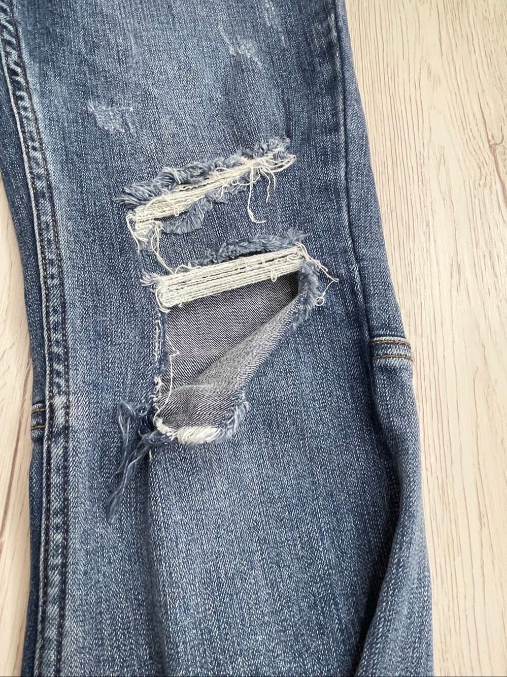 Risen Pull On Flare Bell Bottom Ripped Knee Distressed Jeans size Medium - Picture 10 of 12